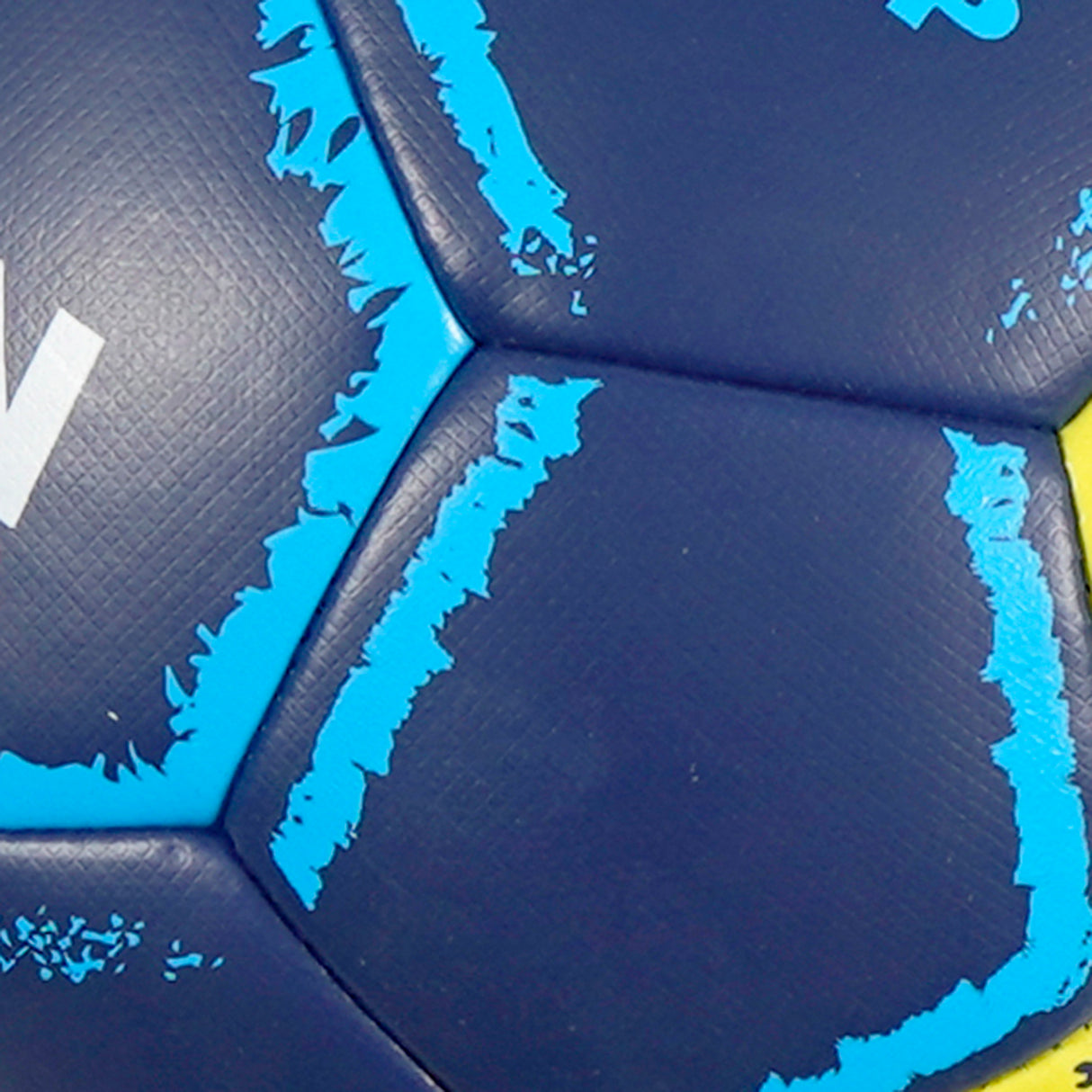 Bravo Handball (4 sizes available)